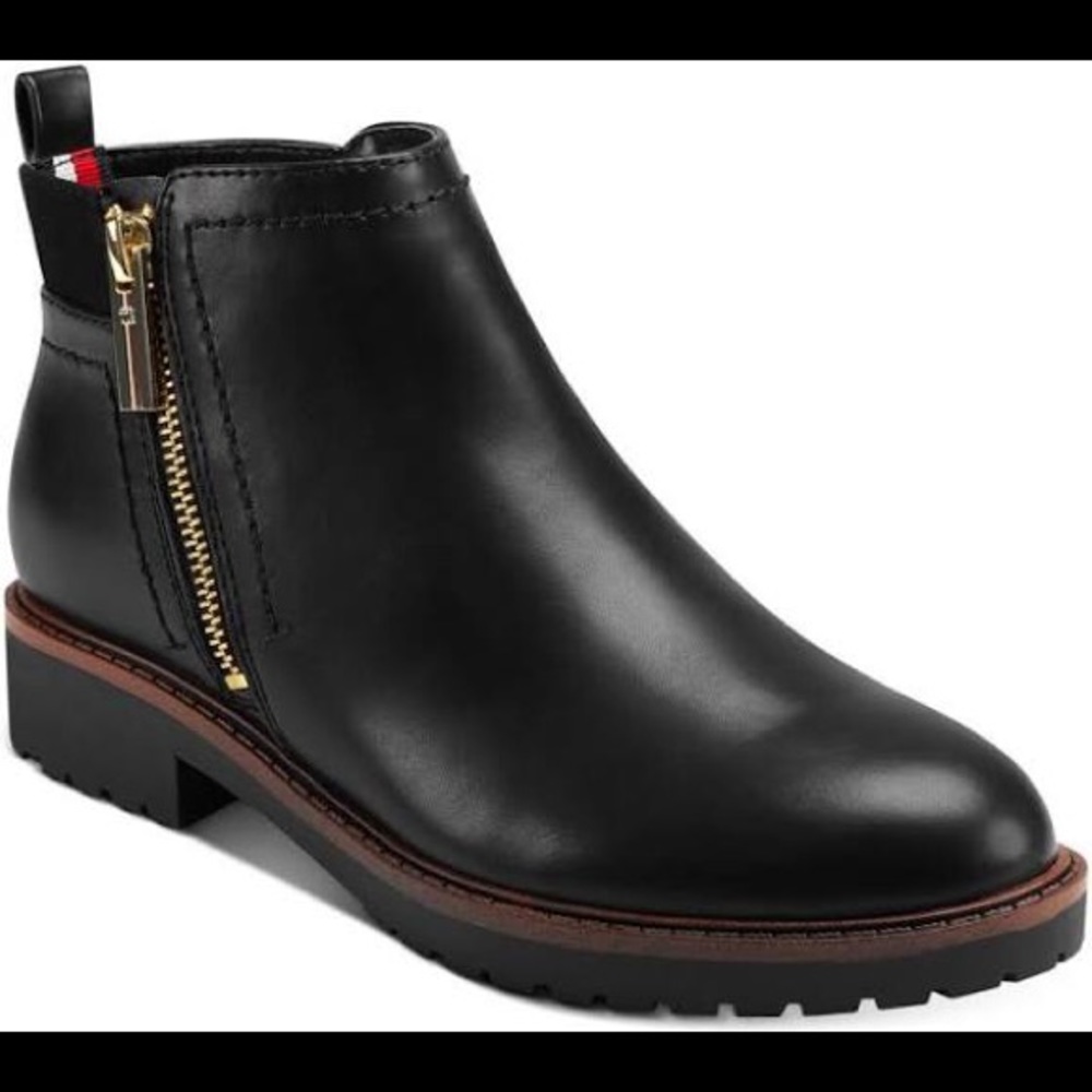 TWfawn2 Tommy Hilfiger Booties NWOT SIZE 9